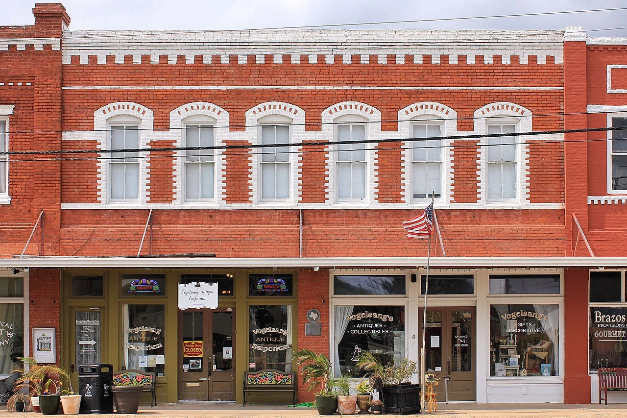 Basketball court services in Rosenberg, TX